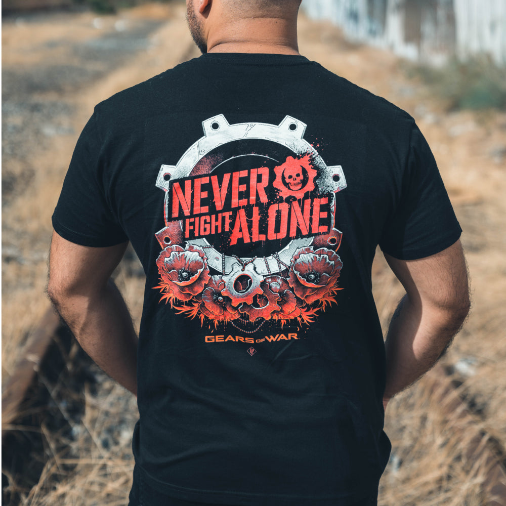 of War “Never Fight Alone” T-shirt designed by Luke Preece – Xbox Shop
